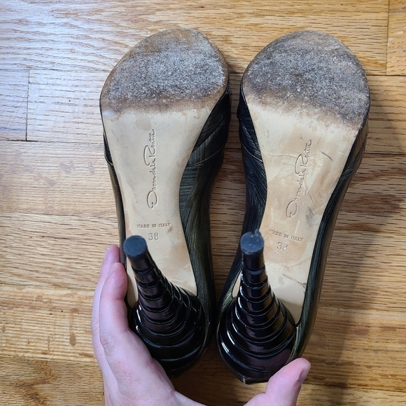 Oscar de la Renta Size 8 Peep Toe Swirl Heel Platform Pumps - Picture 11 of 12
